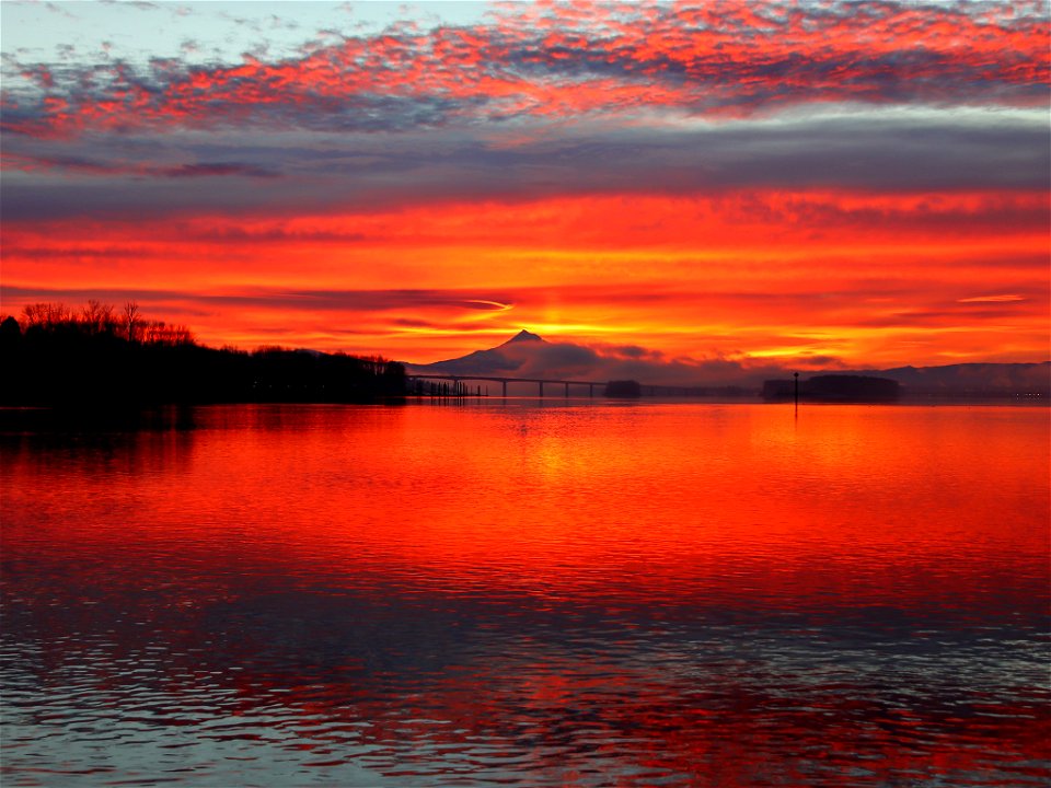 Sunrise at Columbia River in WA
