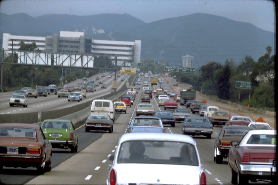 1976-02-CALI-LA-freeway-02