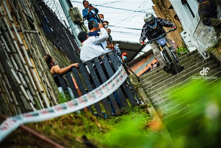 Downhill Urbano 2022