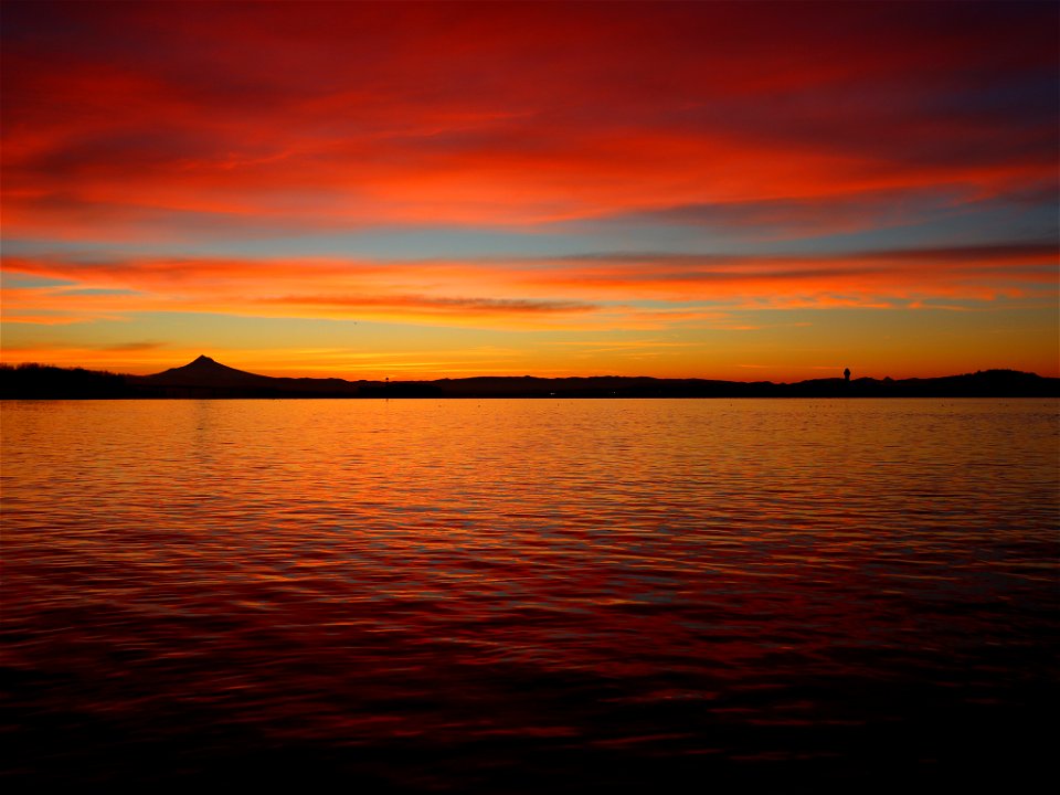 Sunrise at Columbia River in WA
