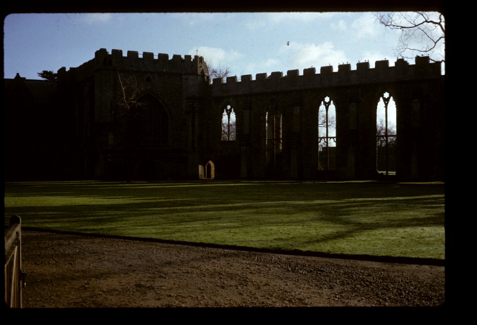 Bishop's Palace chapel with ruins of Great Hall