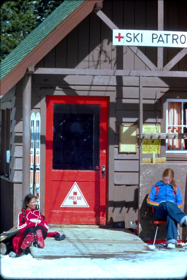 1977-03-Banff-MtNorquay-01