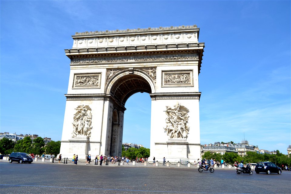 Arc De Triomphe