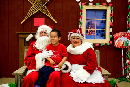 Emmonak welcomes Santa to town
