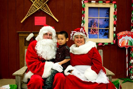 Emmonak welcomes Santa to town