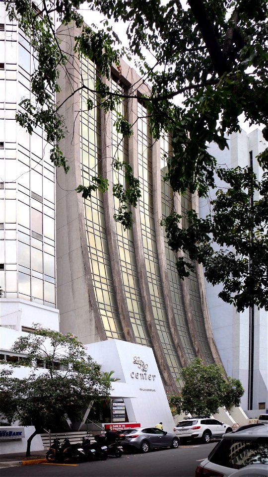 Vernida IV Building