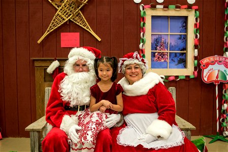 Emmonak welcomes Santa to town