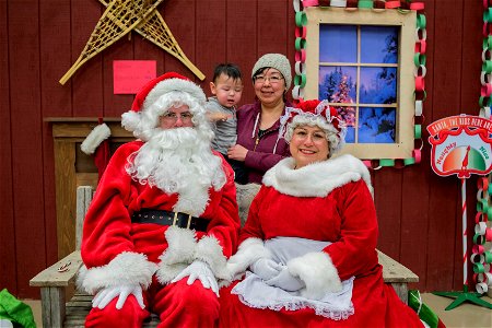 Emmonak welcomes Santa to town