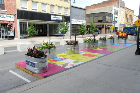 Sidewalk patio extension