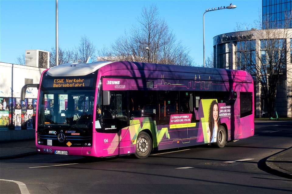 ESWE, Wiesbaden - Wagen 104 - WI-VG 1104 - Mercedes-Benz O 530 eCitaro (VIN WEB62863013138611/2019) - Frischluftvorbild - Wiesbaden, 20.12.2021