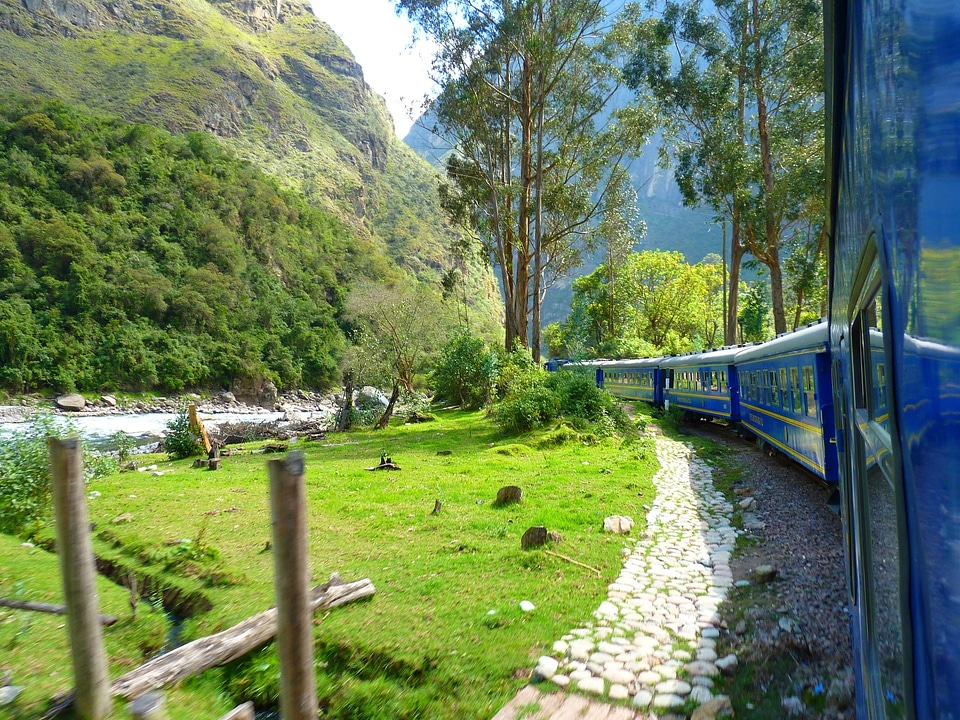 Train Zugfahrt Andes Machu Picchu photo