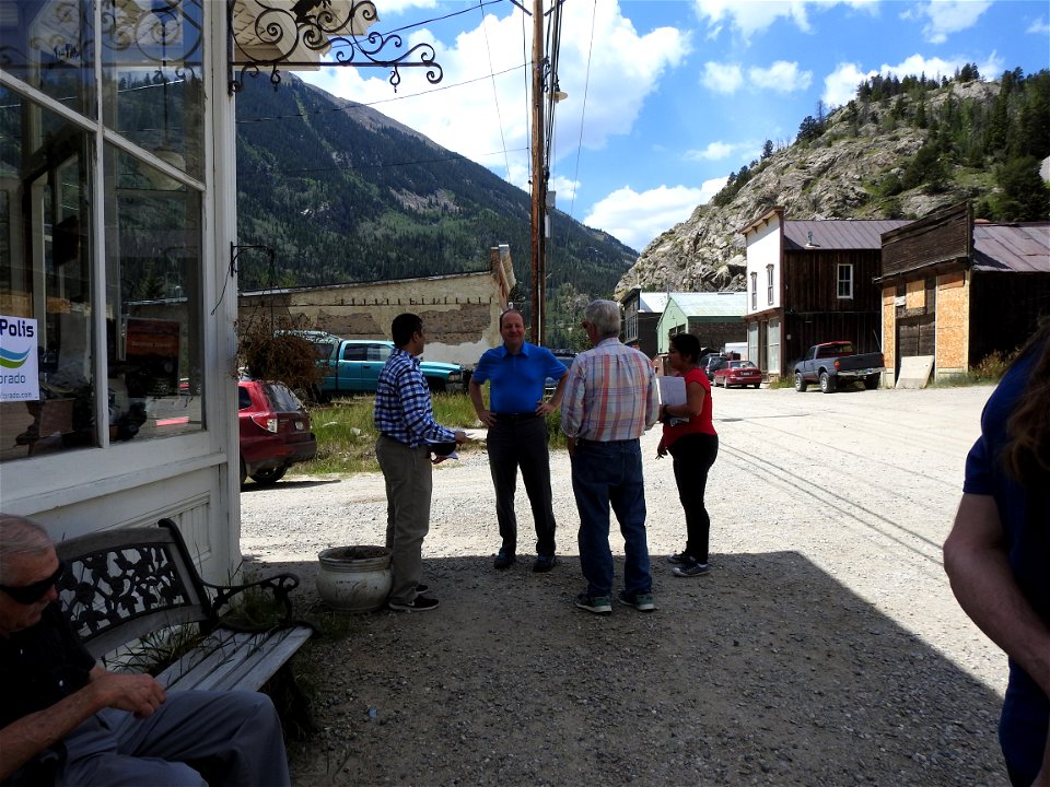 Polis greeting constituents (1)