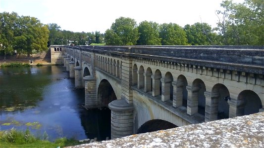 Béziers - le Pont Canal sur l'Orb - 2017 photo