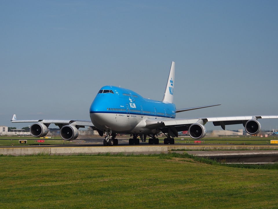 Dutch Airlines Boeing 747-406, landing at Schiphol