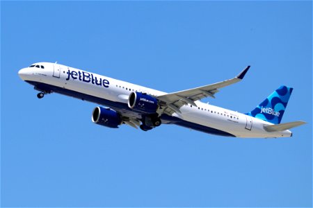 JetBlue A321-200neo departing LAX