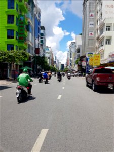 Đường Bạch Đằng hướng ra sân bay - Tân Bình
