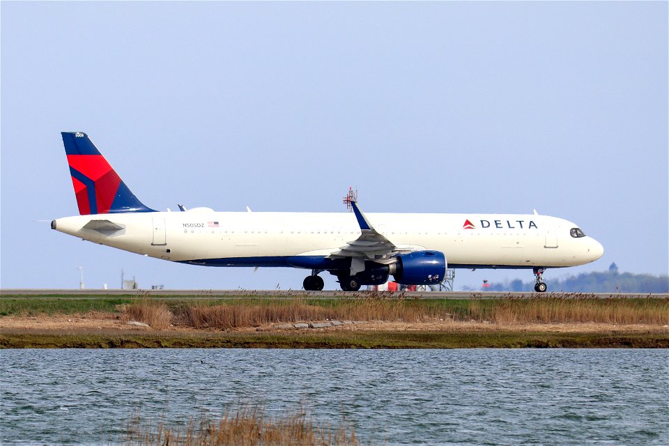 Delta Air Lines A321-200neo arriving at BOS