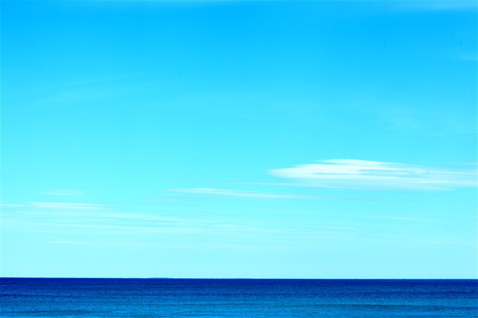 Atlantic Ocean Beach Turquoise Blue Sky 2021 photo