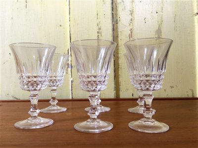 A4_Crystal_Etched_Grid_DessertWine_Lg_1