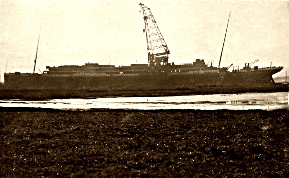 Titanic under construction, B Deck modifications can be wached, around September 1911