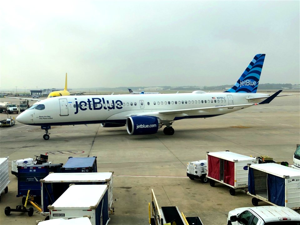 JetBlue A220-300 at IAH
