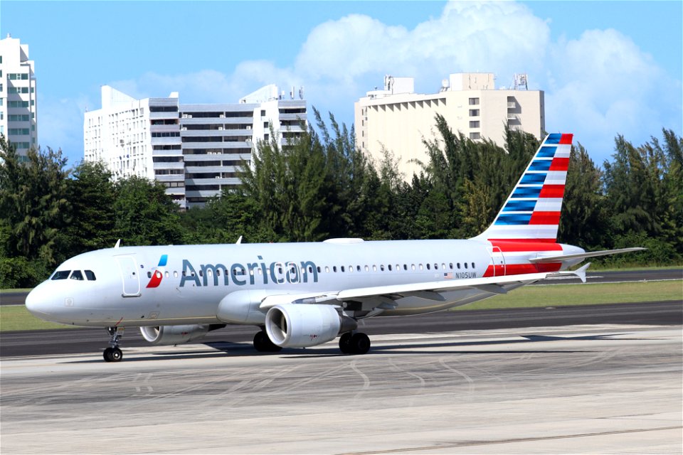 American Airlines A320-200 at SJU