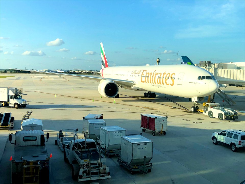 Emirates 777-300 at MCO