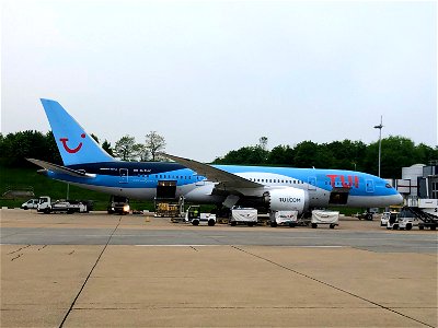 TUI Airways 787-8 at LGW