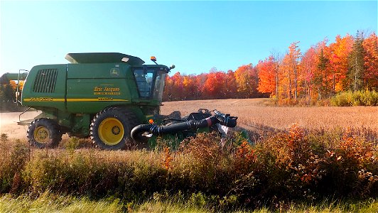 moissonneuse en automne