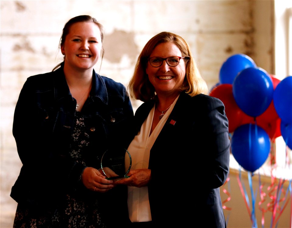 OutstandingAwards_2019_031
