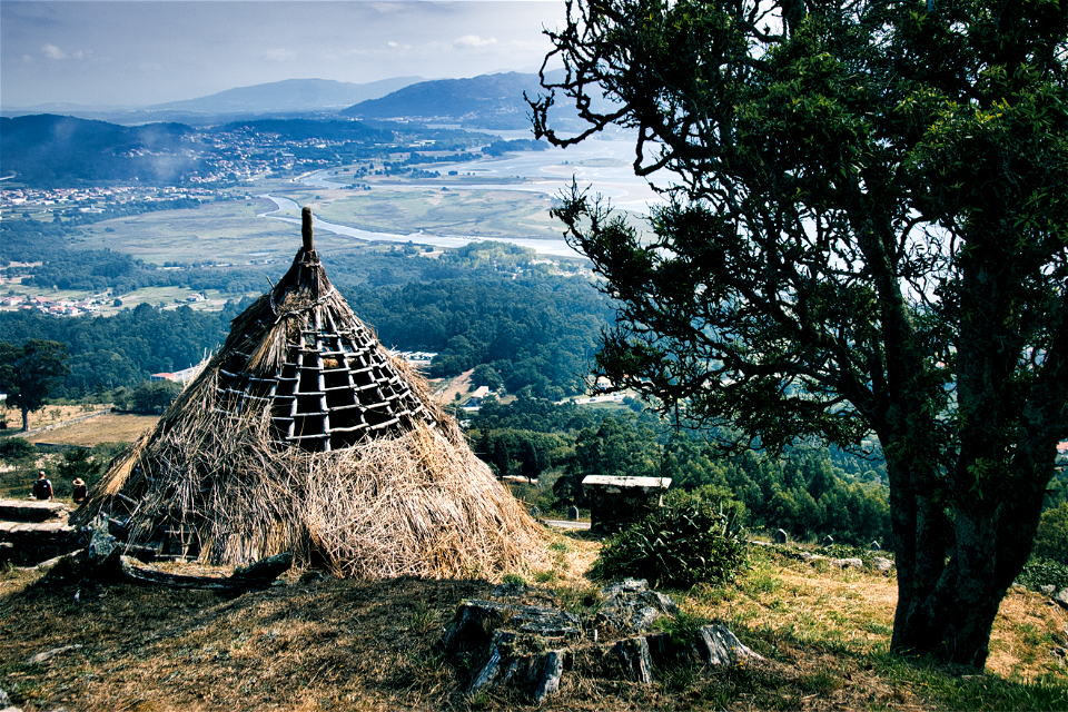 Castro de Santa Tecla celta - Celtic Santa Tecla settlement photo