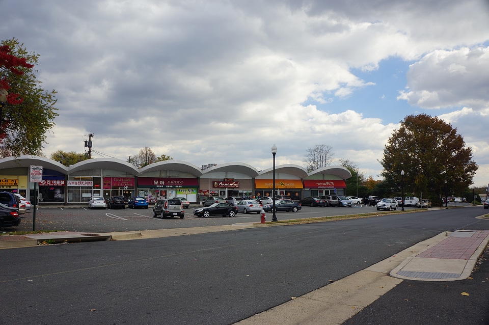 Shopping Centers & Malls in Annandale, VA