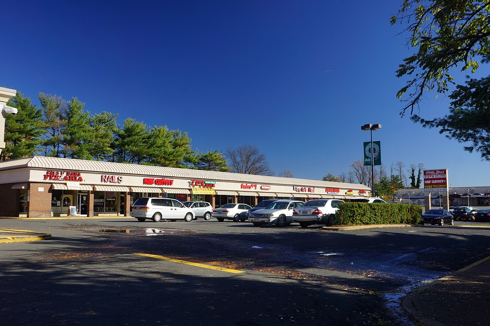 Shopping Center in Annandale VA