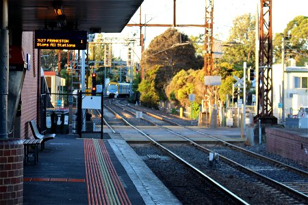 Siemens train approaching Glenhuntly