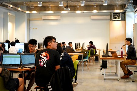 APP Inventor基礎與資訊能力建構