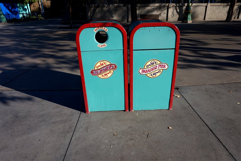 Paradise Pier garbage and recycling bins