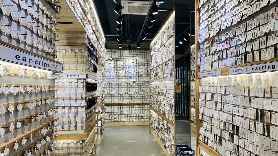 Accessories shop Slat wall display