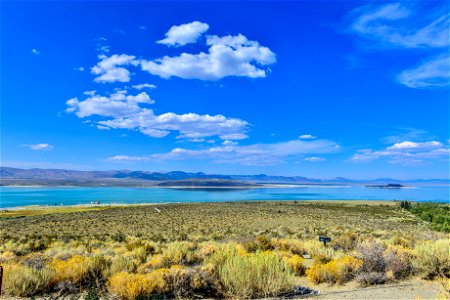 Mono Lake， California
