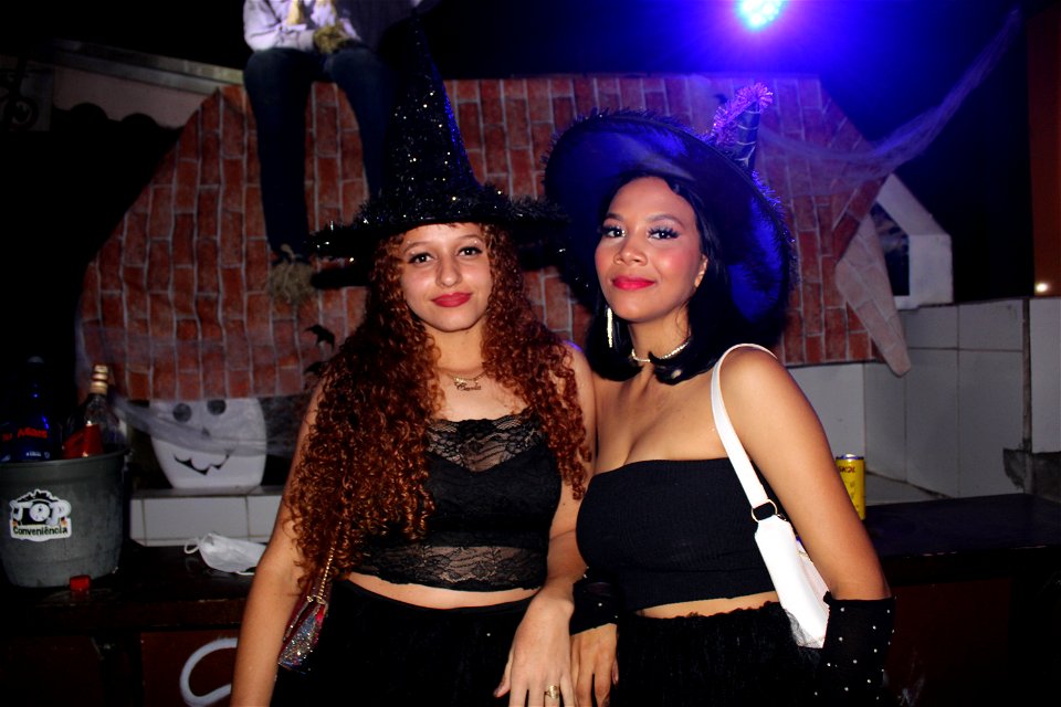 HALLOWEEN PARTY