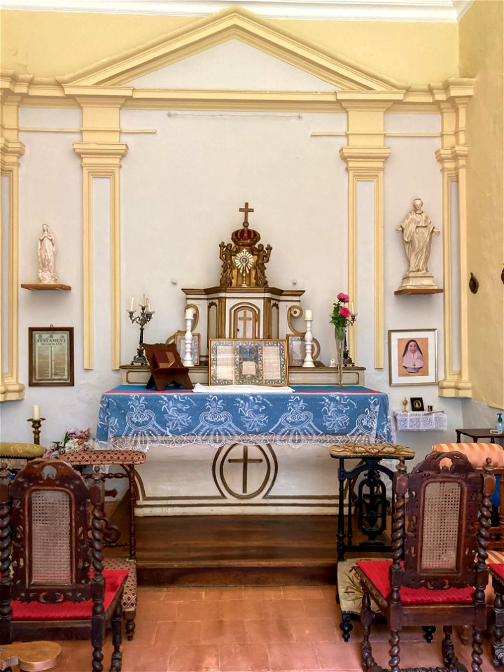 Family Chapel: Chateau de Trenquelleon, Feugarolles