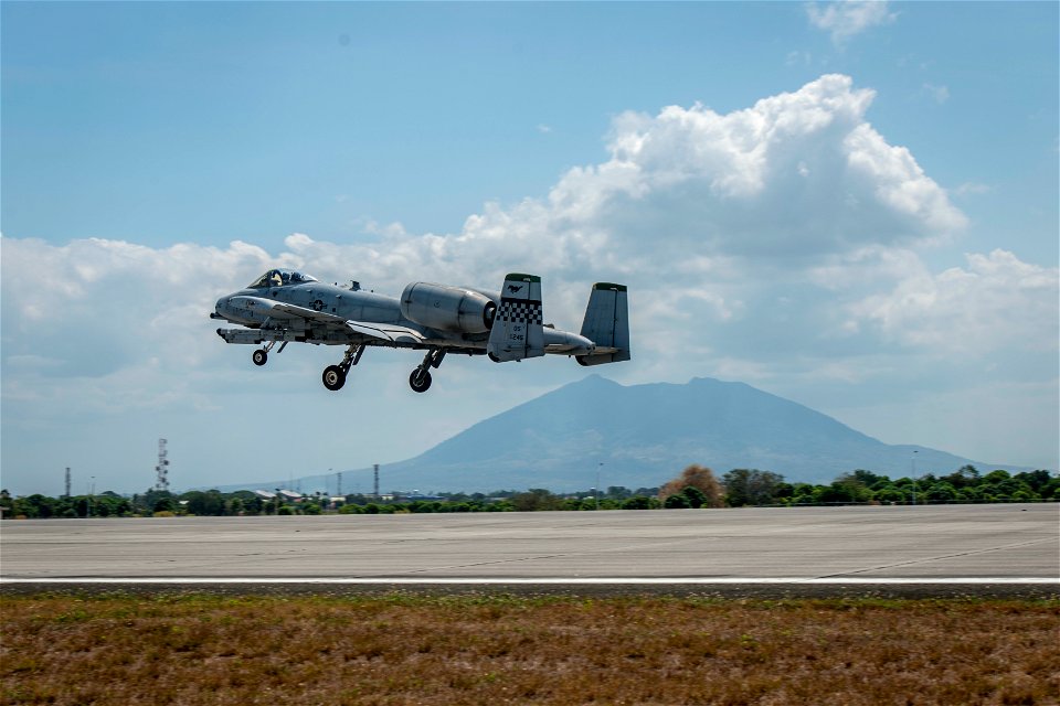 160419-F-JF989-031