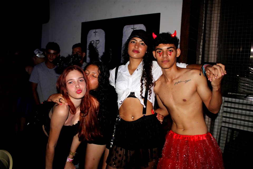 HALLOWEEN PARTY