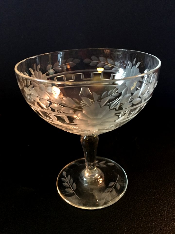 2_Crystal_Etched_Floral_Coupe_complex_c