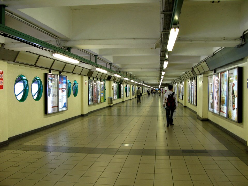 HK_Hung_Hum_Station_Corridor