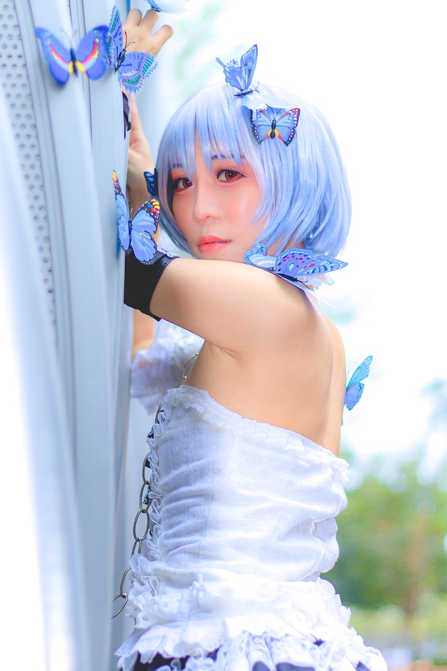 An unidentified Japanese anime cosplay pose