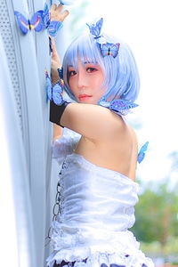 An unidentified Japanese anime cosplay pose