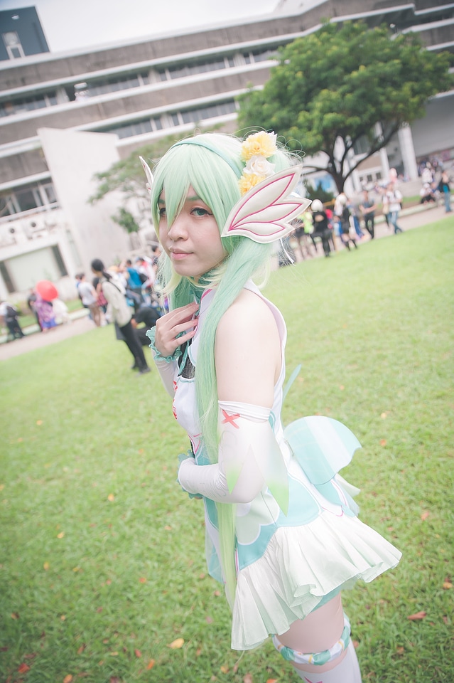 An unidentified Japanese anime cosplay pose