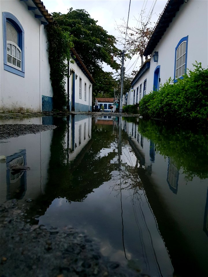 esgoto a céu aberto