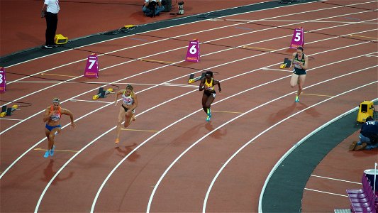 Départ 200m, Daphne Schippers à l'extérieur