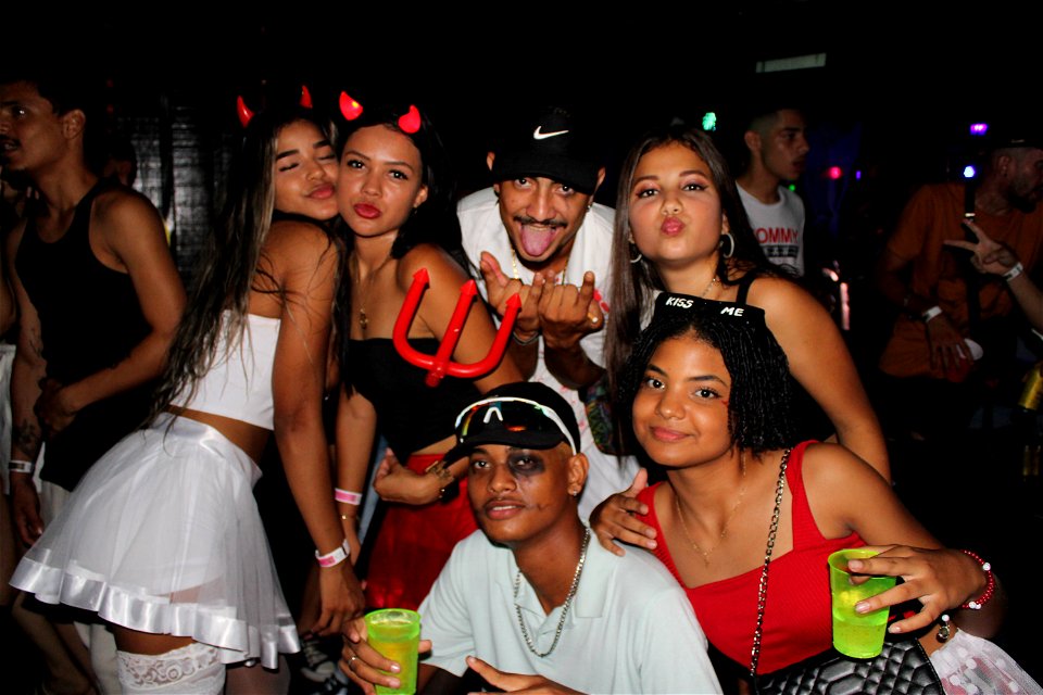 HALLOWEEN PARTY